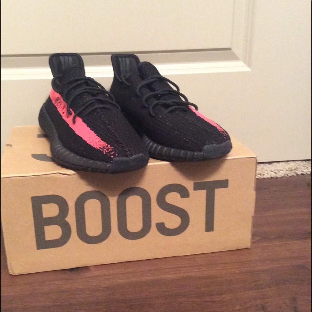 YEEZY boost v2 Red Stripe‼️